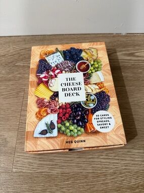 The Cheese Board Deck - Illustrated Food Cards (Multicolor)